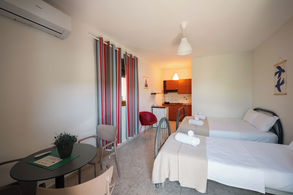 Triple Room, Balcony