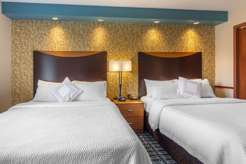 Studio, 2 Queen Beds (Hearing Accessible)