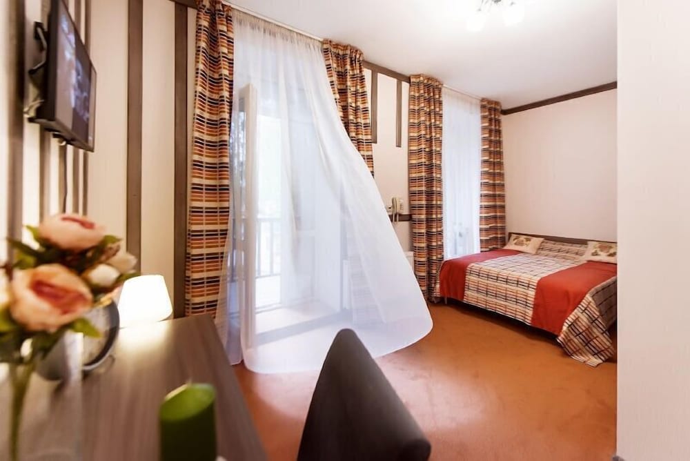 Double or Twin Room, Lake View photo 2