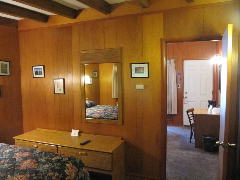 Inn Room, 1 Queen with Living Room & View photo 3