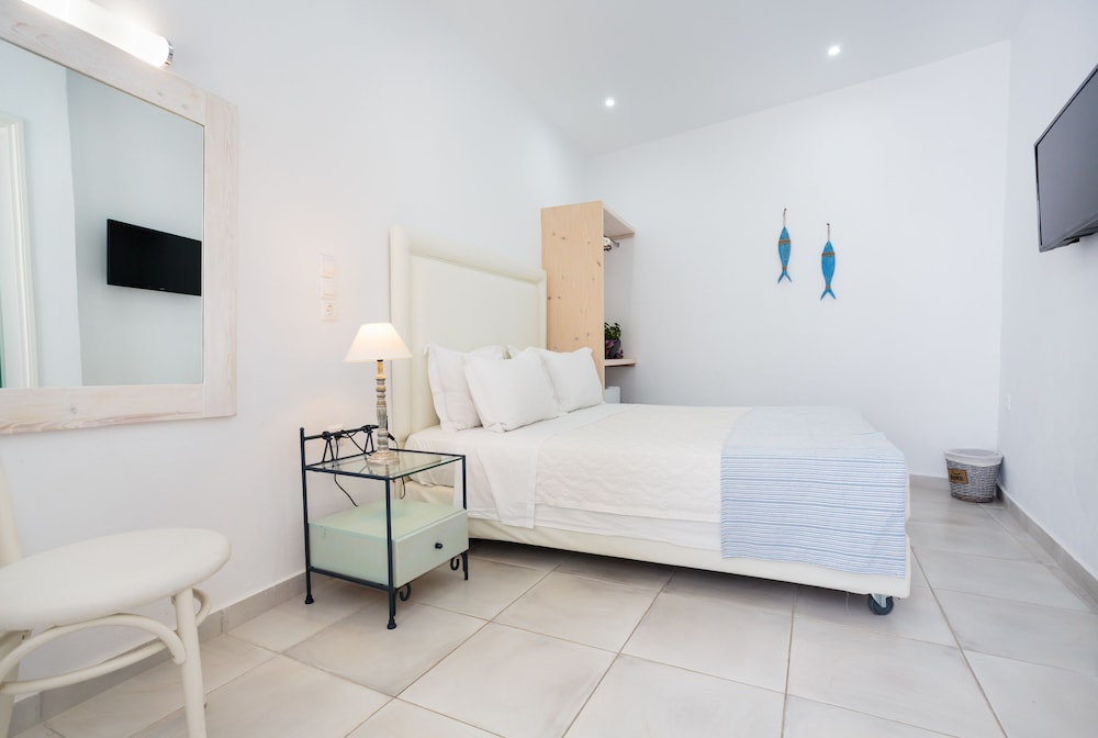 Standard Double Room - Photo 8