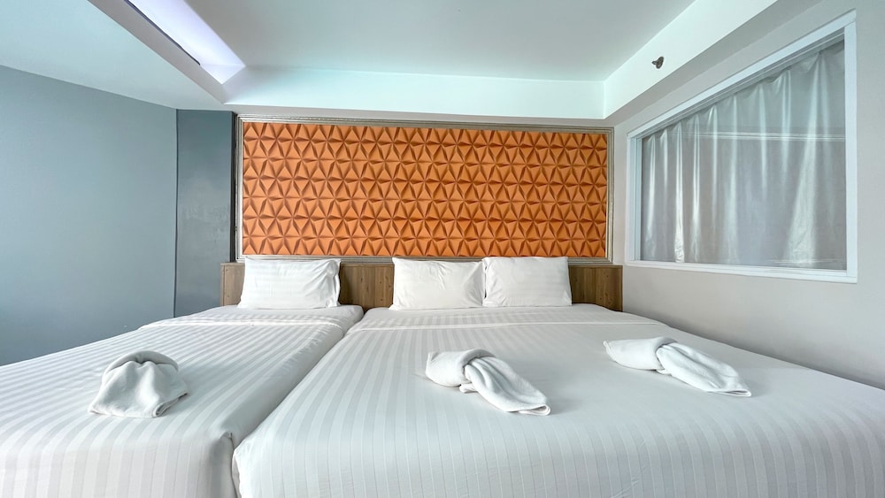 Deluxe Triple Room, Pool View - Photo 2