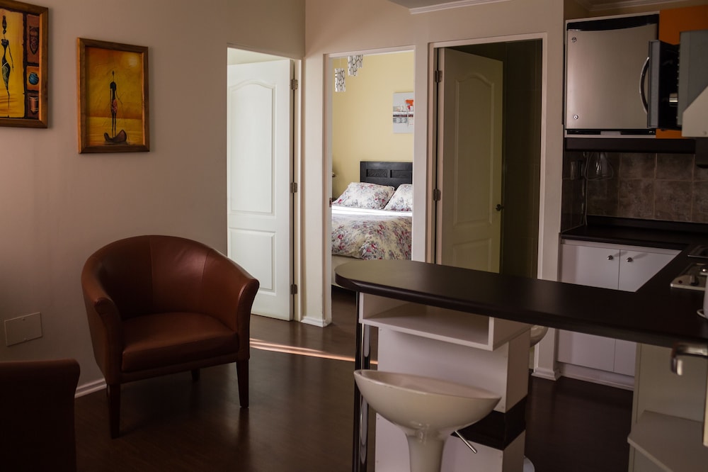 Traditional Apartment, 2 Bedrooms, Kitchen