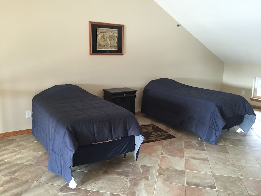 Premium Townhome, Multiple Bedrooms
