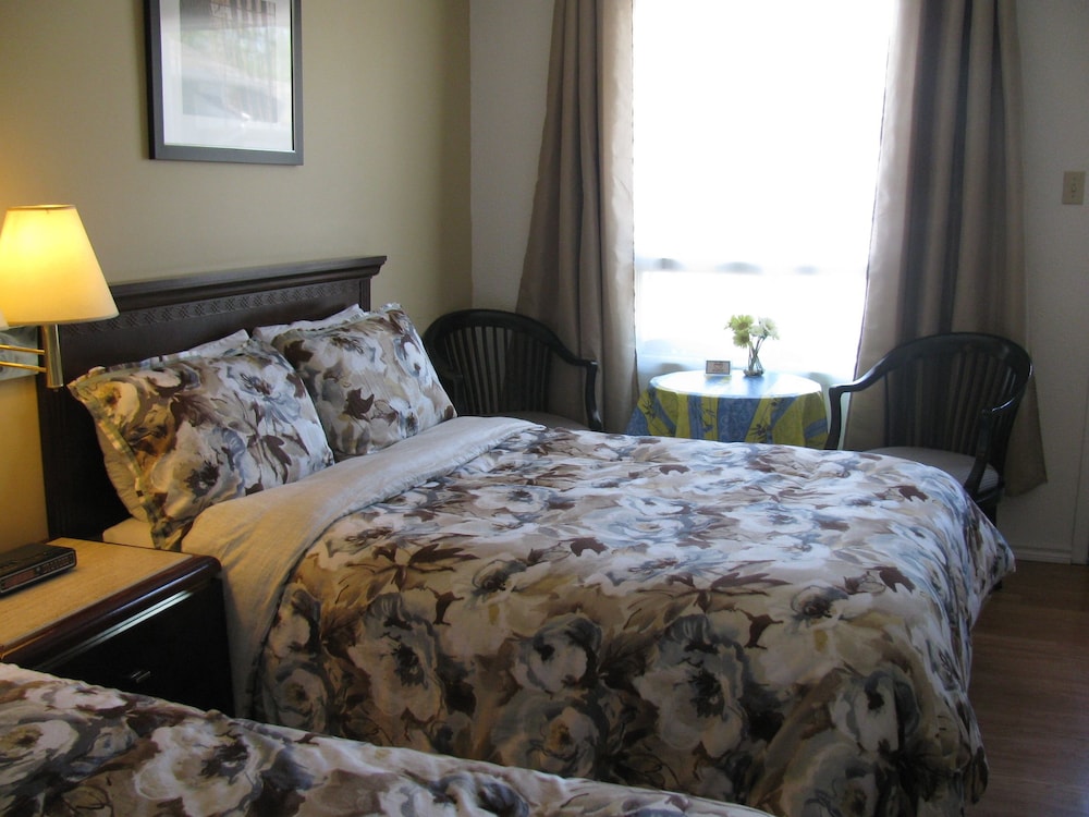 Standard Room, 2 Double Beds photo 1