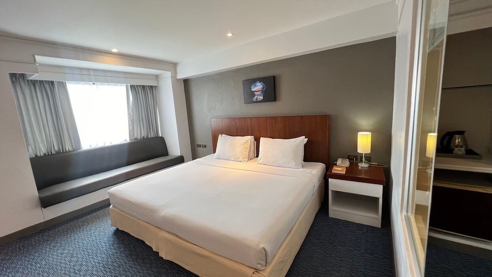 Deluxe Room - Photo 10