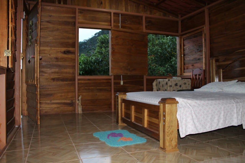 Family Room, Private Bathroom, Mountain View photo 2