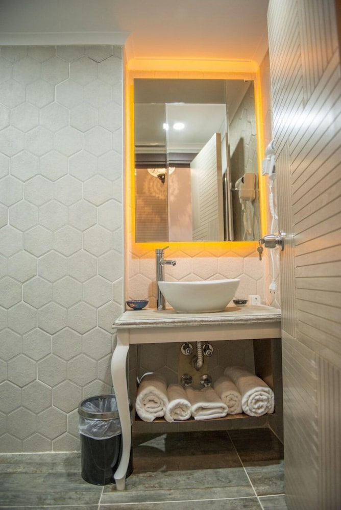 Standard Double or Twin Room photo 3