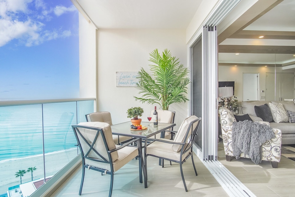 Condo, 1 King Bed with Sofa bed, Balcony, Ocean View (Encantame Towers Verano 1003)