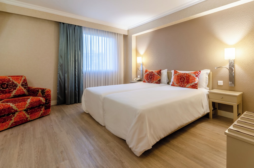 Double or Twin Room (with Extra Bed) photo 1