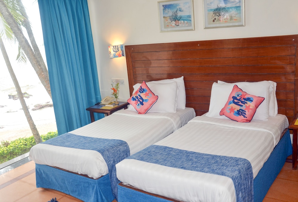 Beachfront Sea View photo 3