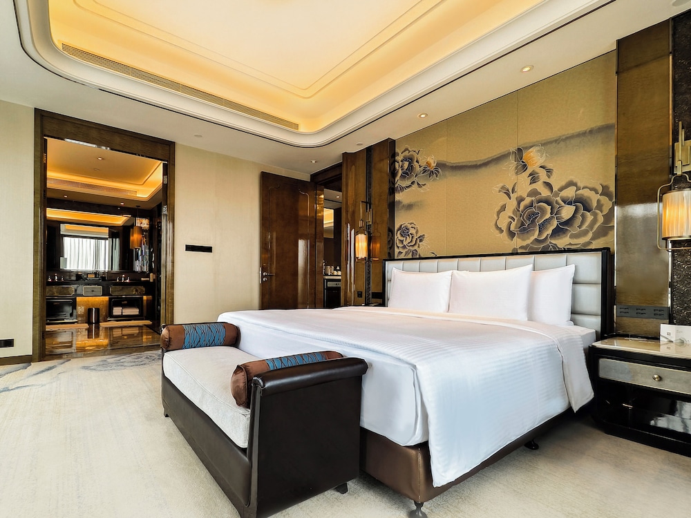 Executive Suite, City View photo 1