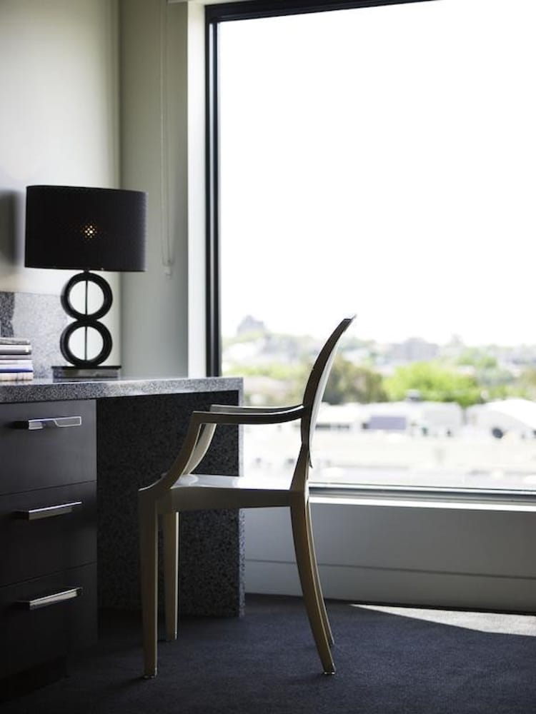 Deluxe Studio Suite - Photo 14