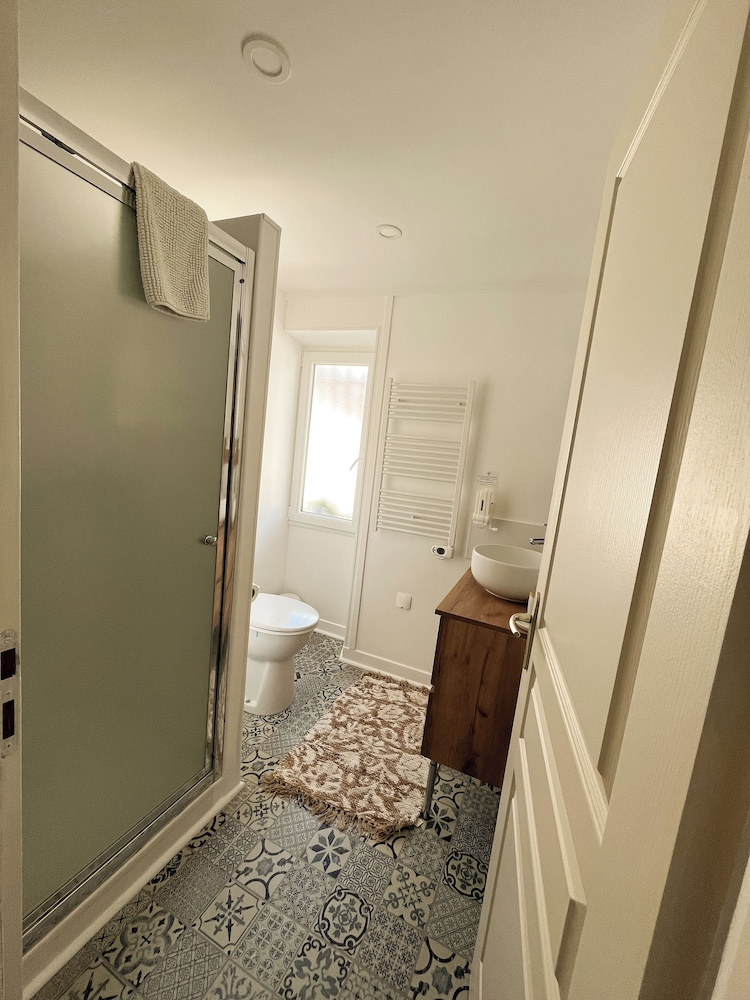 Standard Suite - Photo 15