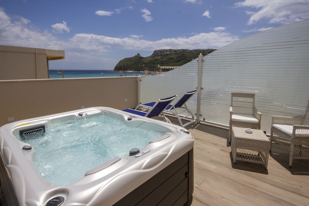 Deluxe Double Room, 1 King Bed, Hot Tub