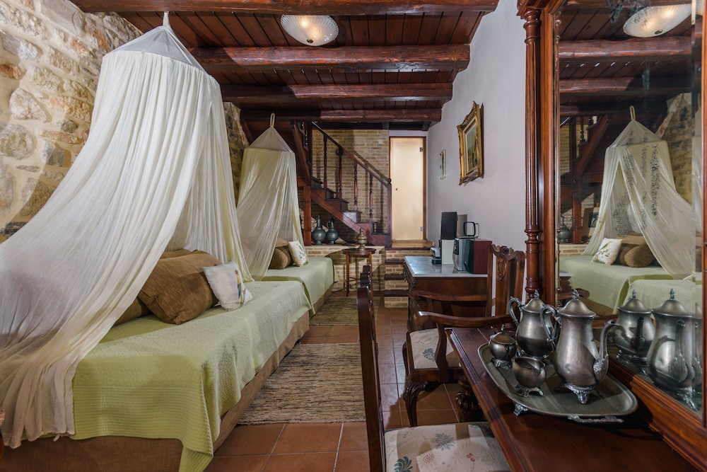Quadruple Room, Courtyard View