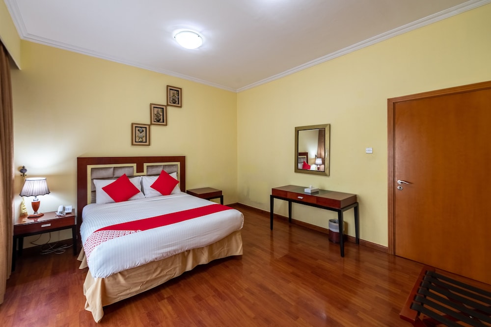 One Bedroom Apartment, King Bed photo 2