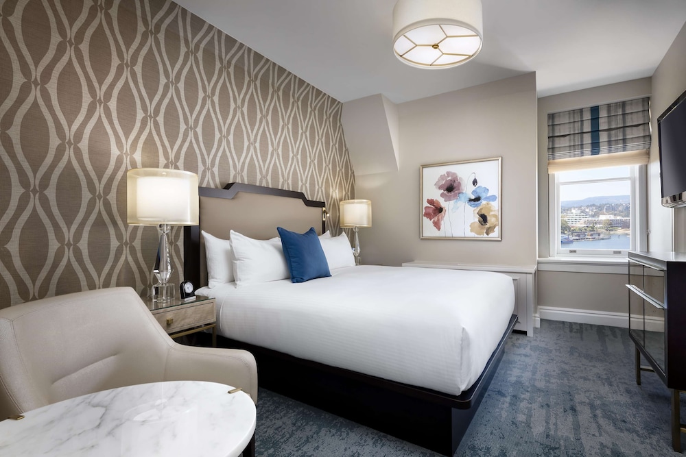 One Bedroom Harbour View Suite 1 King