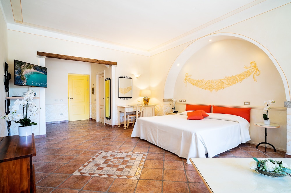Standard Triple Room - Photo 1