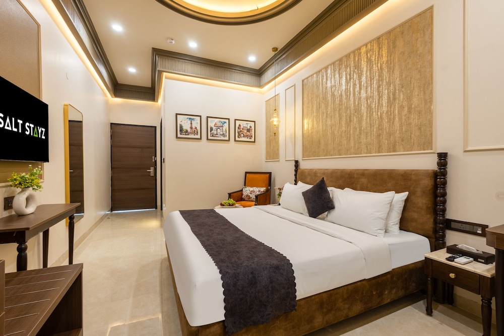 Deluxe Room with Bathtub