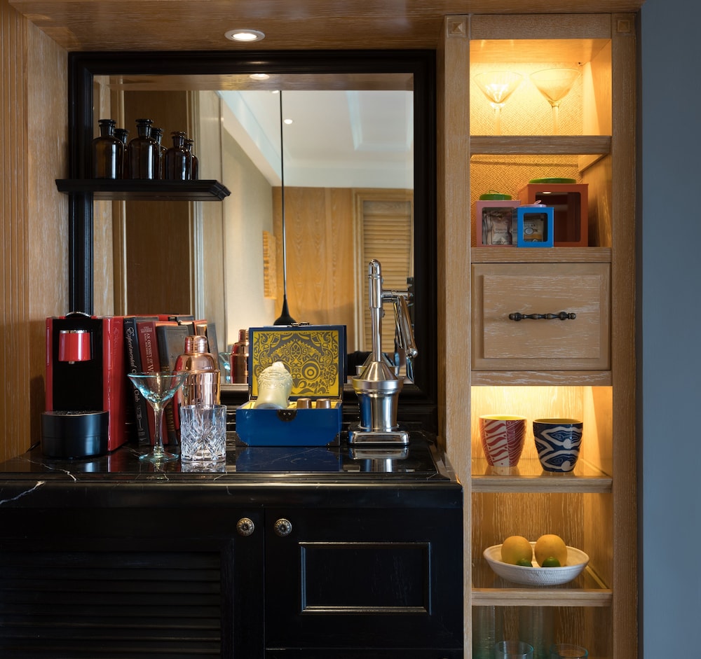 Premium Suite, 1 King Bed (Sagar)