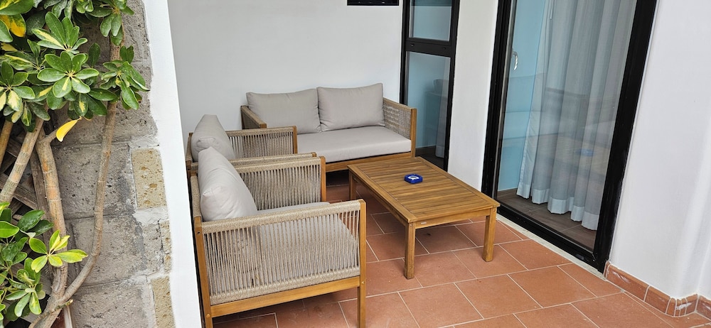Family Room, 2 Bedrooms, Garden View - Photo 15
