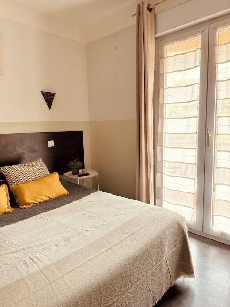 Double Room, Balcony - Photo 3