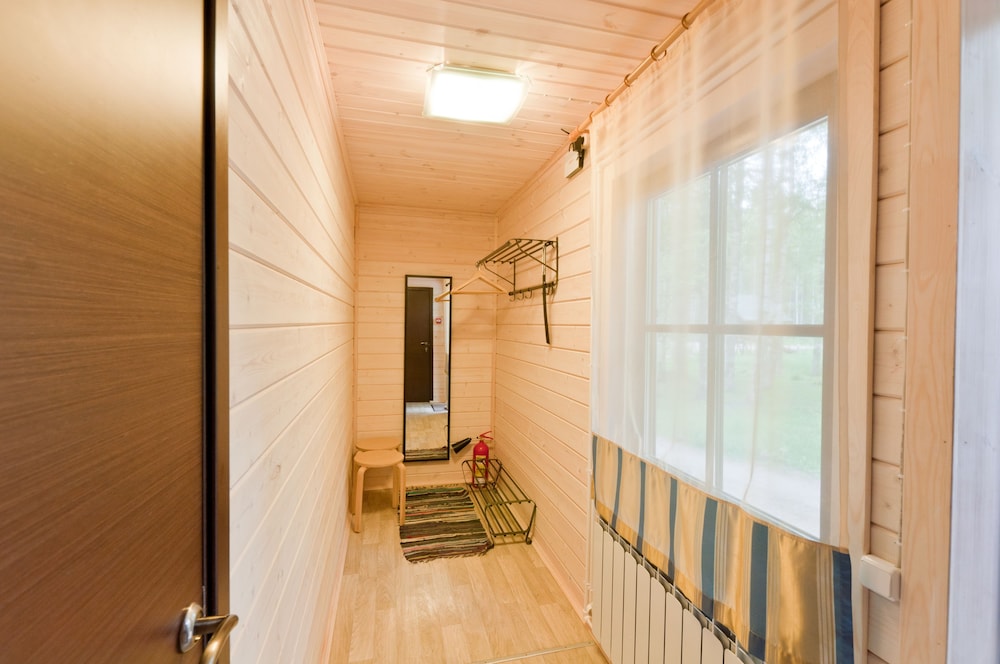Cottage (6 Guests) photo 2