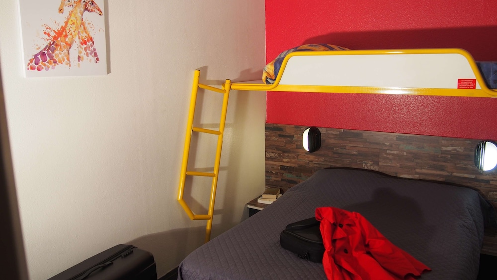 Standard Room, Multiple Beds - Photo 1