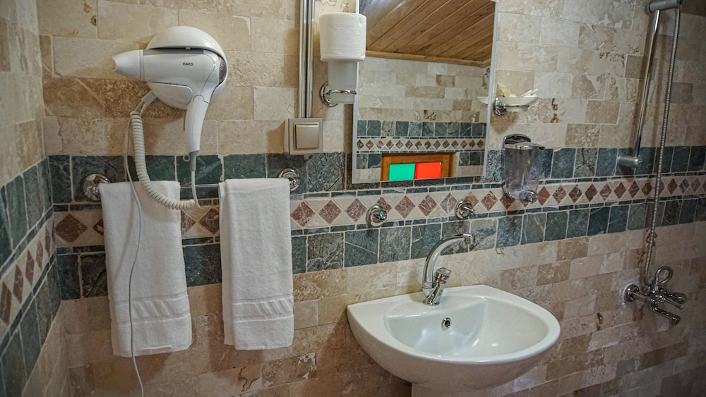 Honeymoon Room photo 2