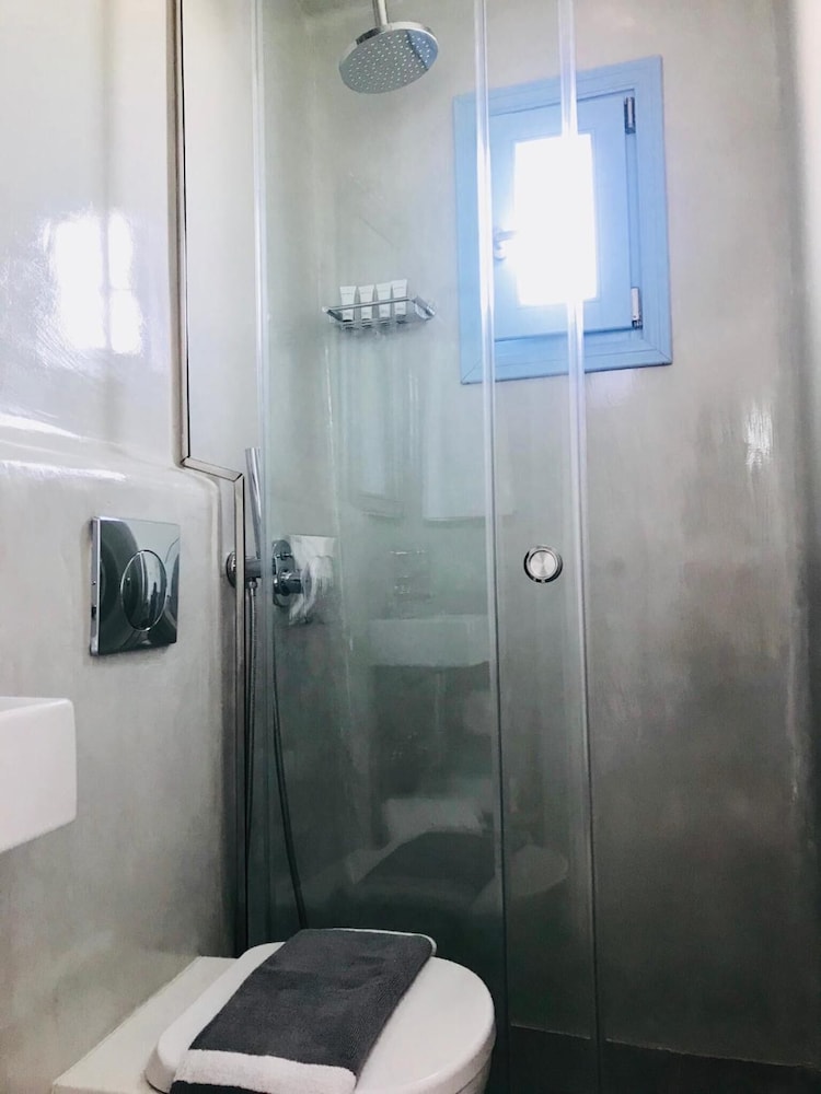 Standard Double Room - Photo 7