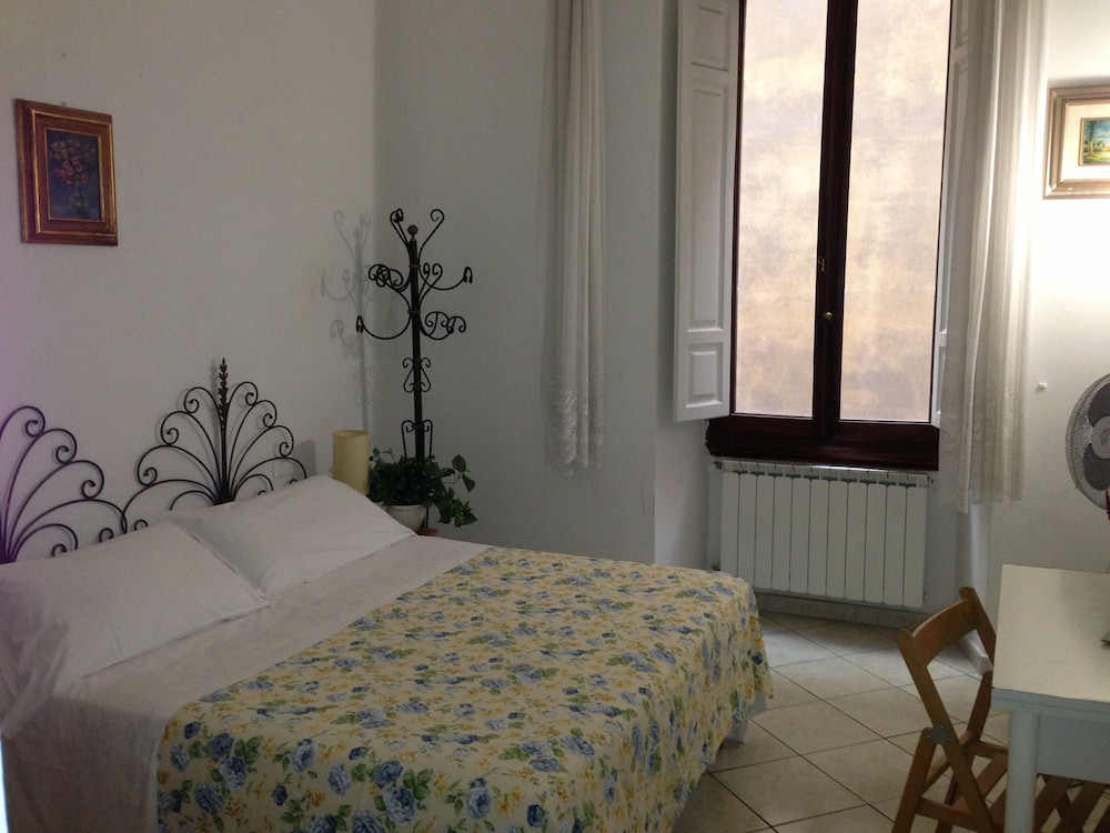 Double or Twin Room, Shared Bathroom