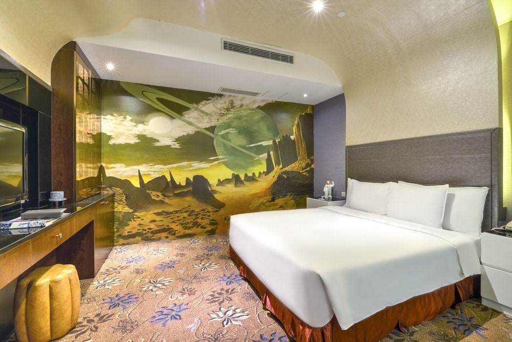 Classic Double Room, No Windows photo 3