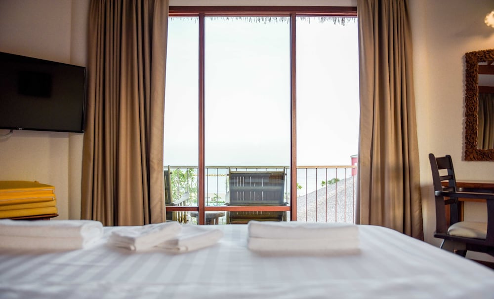 Deluxe Double with Sea View - Photo 10