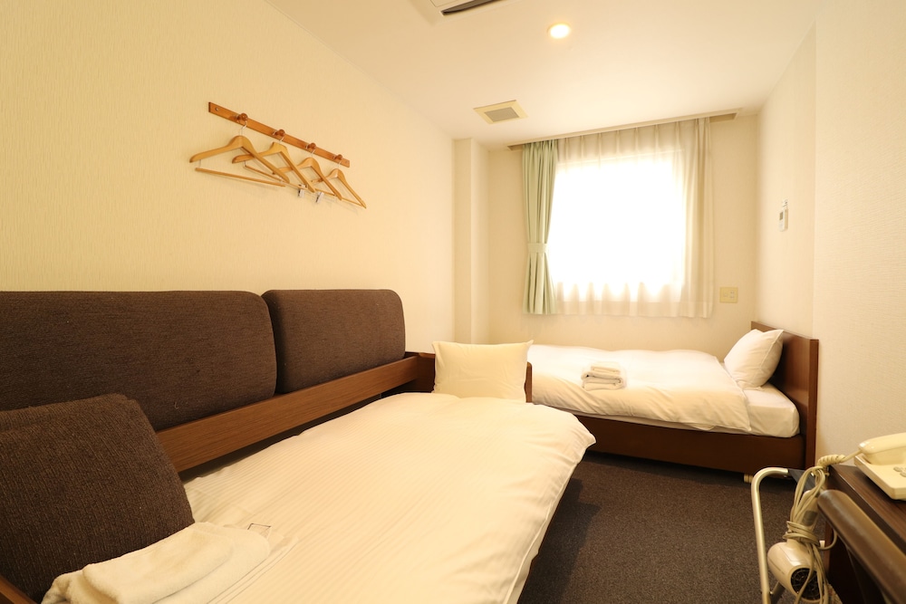 Economy Twin Room, Non Smoking