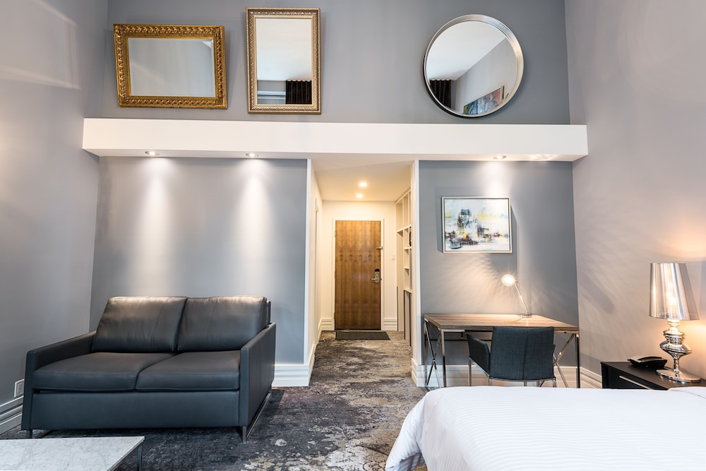 Deluxe Quadruple Room, 1 King Bed with Sofa bed, Park View photo 1