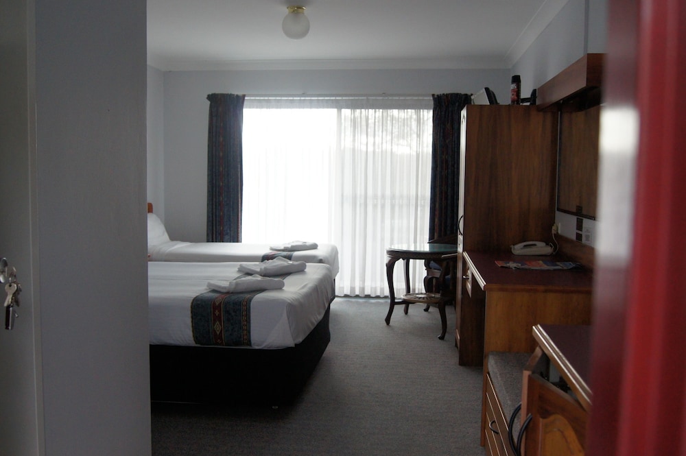 Executive Suite, 1 Bedroom, Non Smoking (Executive Twin) photo 1