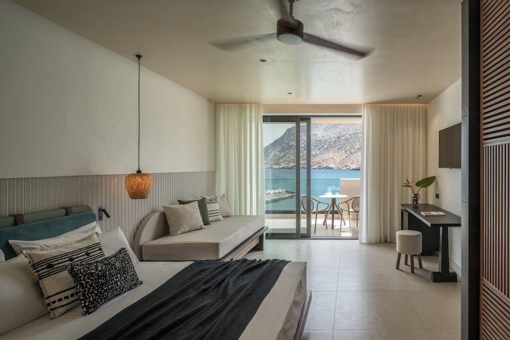 Sea Front Room - Photo 1