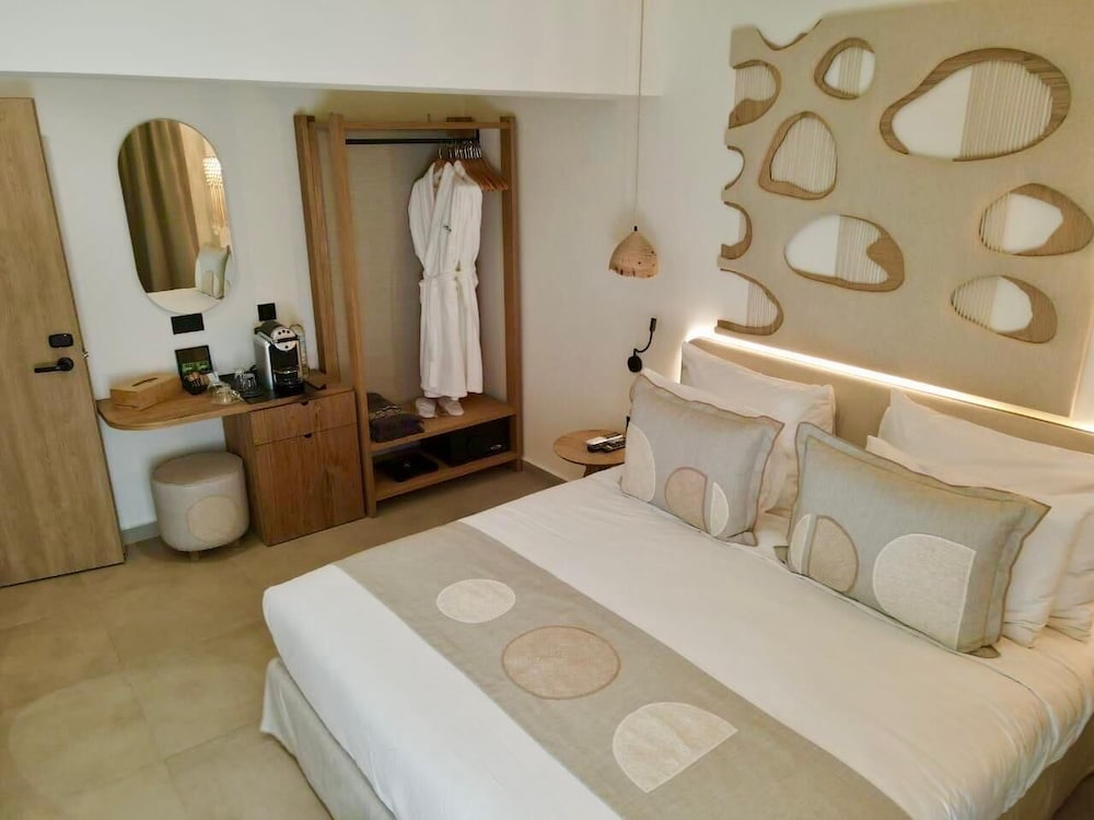 Deluxe Double Room with Outdoor Hot Tub Land View