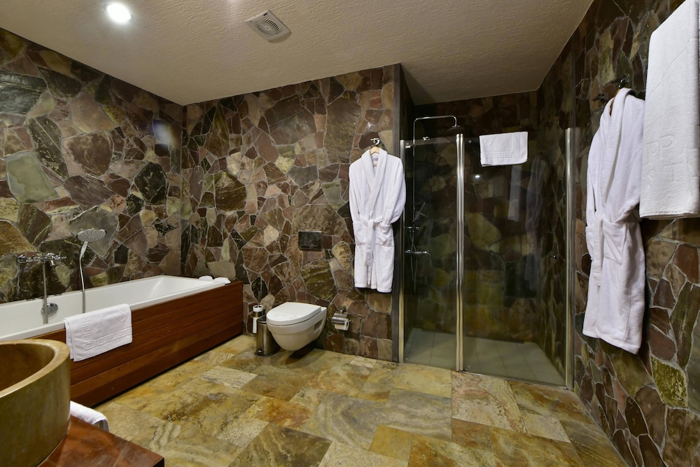 Deluxe Suite (Family) - Photo 5