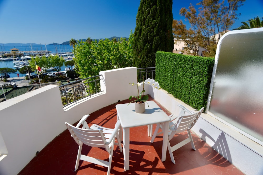 Classic Double Room, Terrace, Garden View photo 2