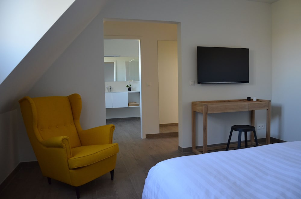 Comfort Room, 1 Queen Bed, Non Smoking, River View photo 1