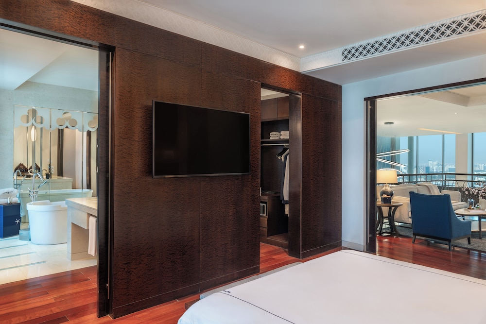 Suite (Sky)