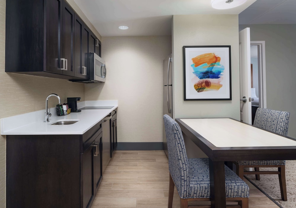 Studio, 1 King Bed, Kitchen