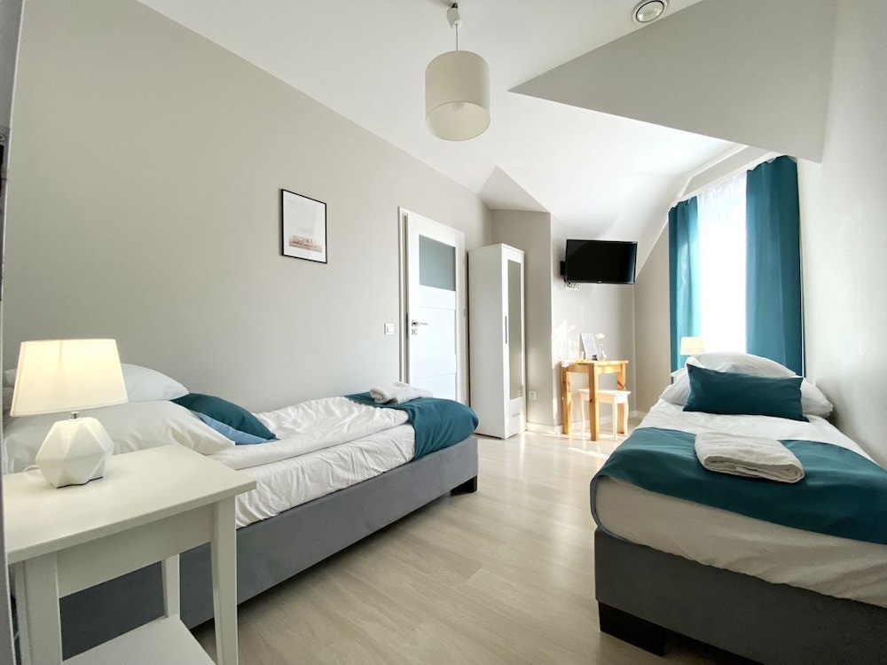 Standard Twin Room, 1 Bedroom, Non Smoking (2) photo 1