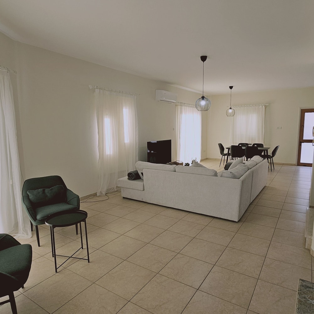 House photo 2