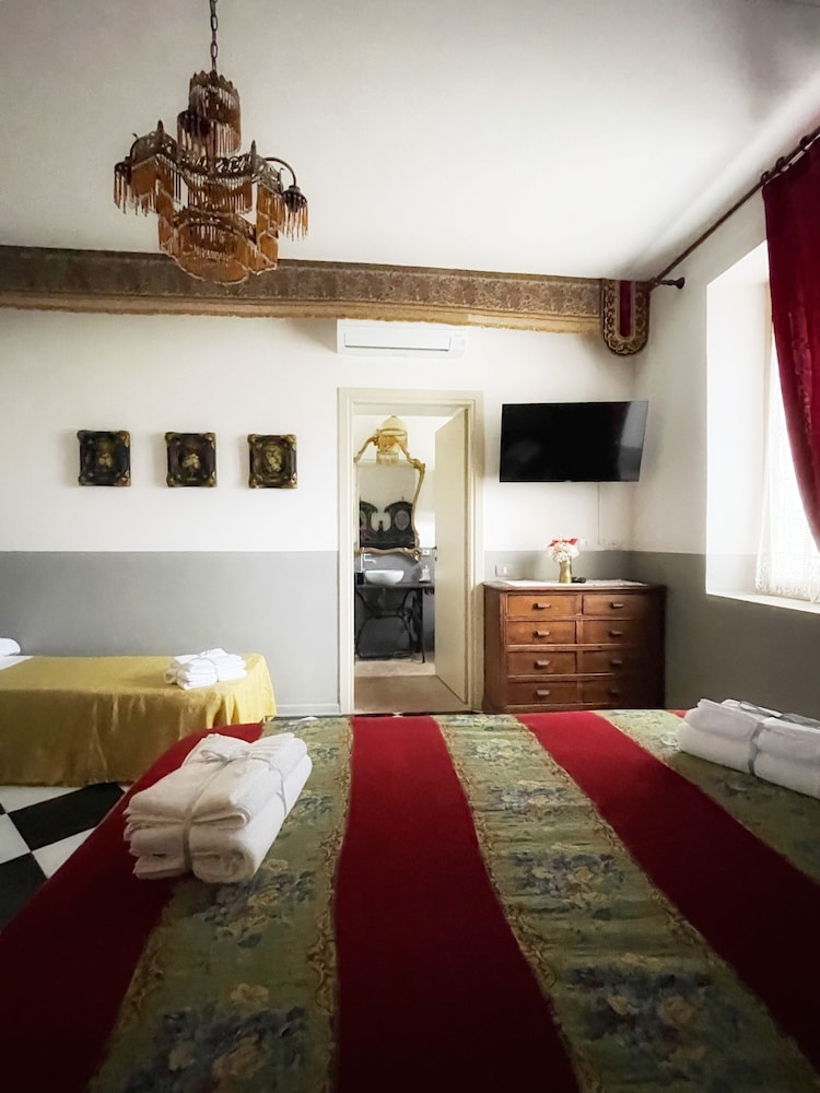 Club Apartment photo 2