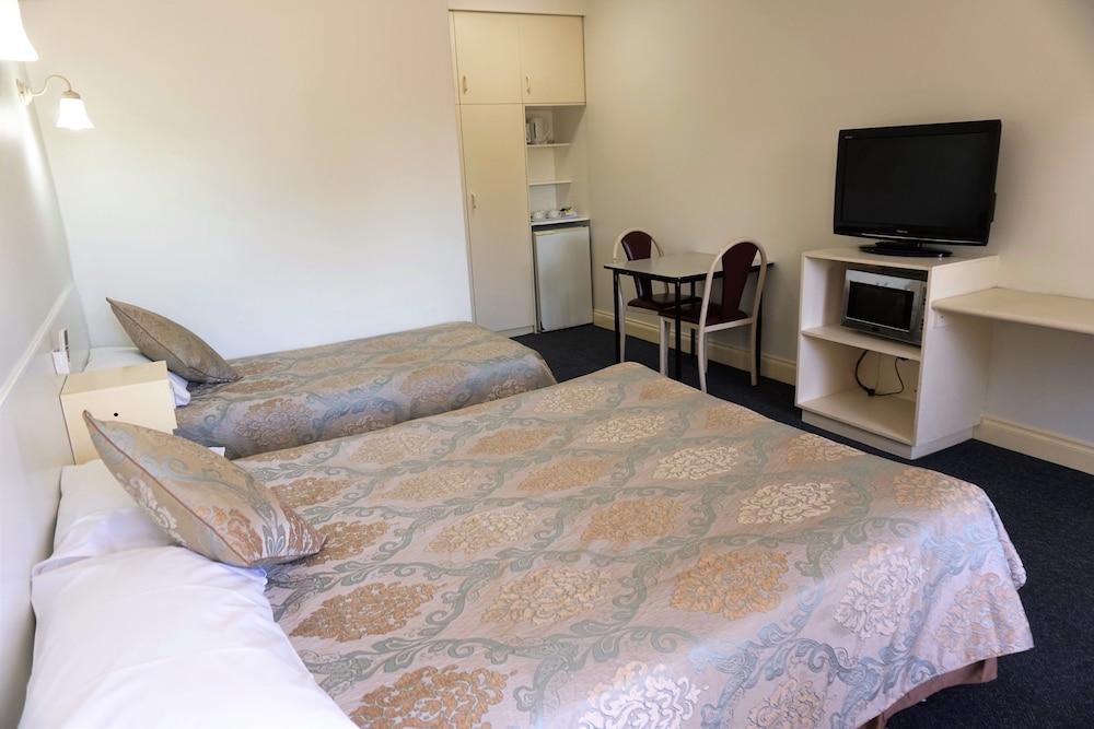 Standard Twin Room, Multiple Beds - Photo 2