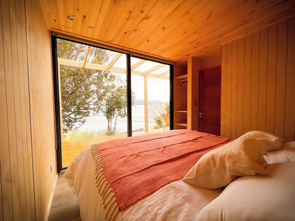 Comfort Cabin, 1 Bedroom, Terrace, Lake View photo 3