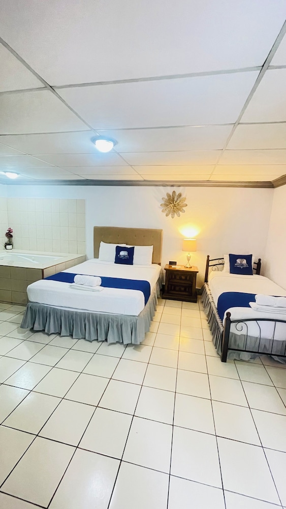 Deluxe Triple Room photo 1